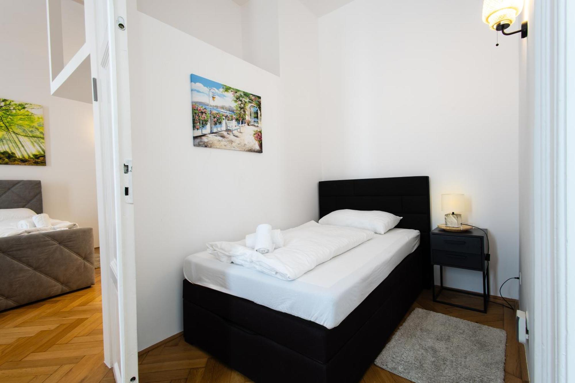 Apartments 4 You Red Star 8 Wenen Buitenkant foto